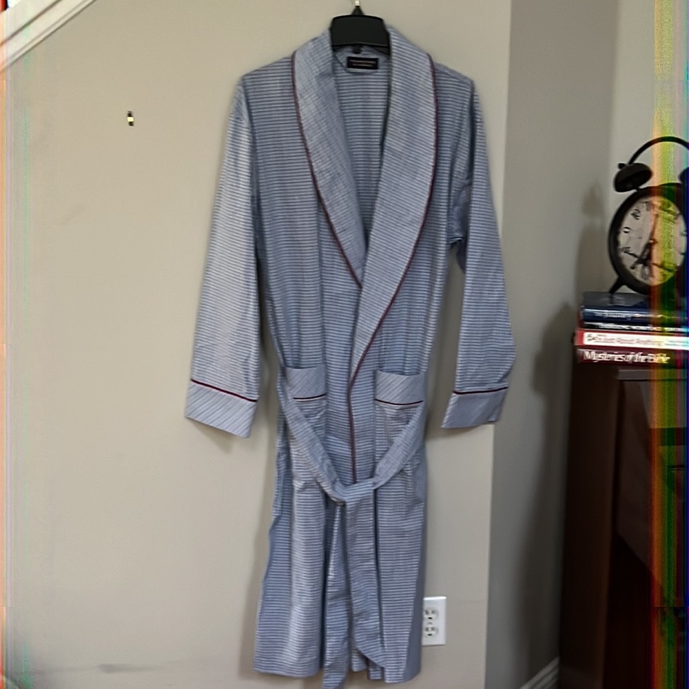 Roundtree & Yorke Striped Woven Robe - Picture 2 of 9